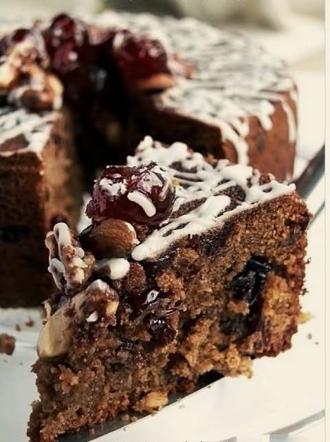 Glow-Up Christmas Cake: Gut-Friendly &amp; Radiant